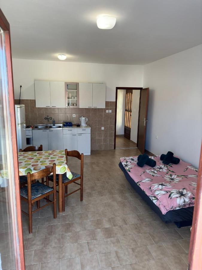 Apartmani Marko Novalja Exteriör bild