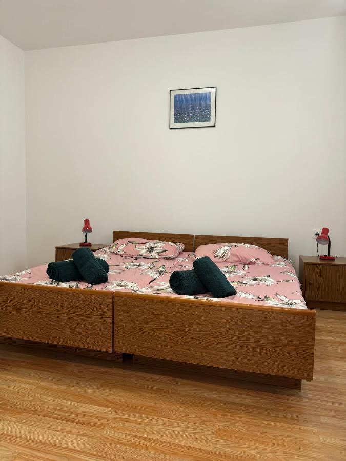 Apartmani Marko Novalja Exteriör bild