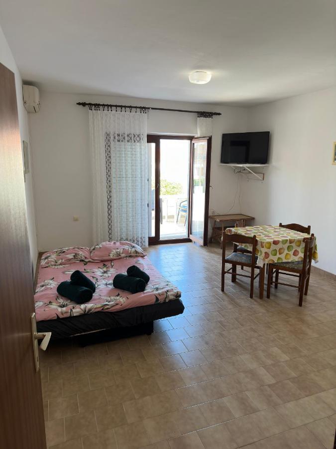 Apartmani Marko Novalja Exteriör bild