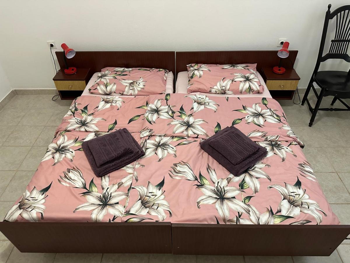 Apartmani Marko Novalja Exteriör bild