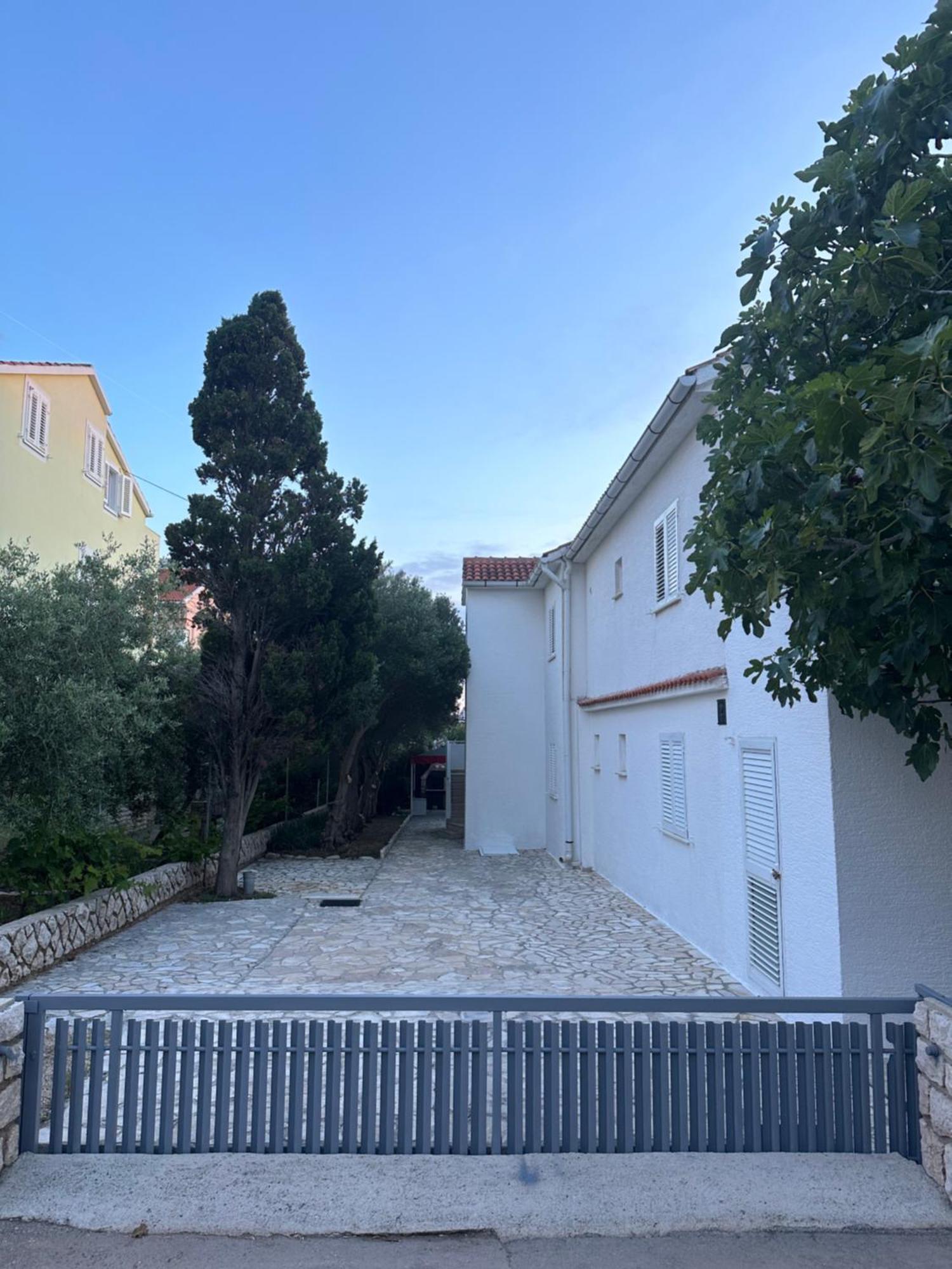 Apartmani Marko Novalja Exteriör bild