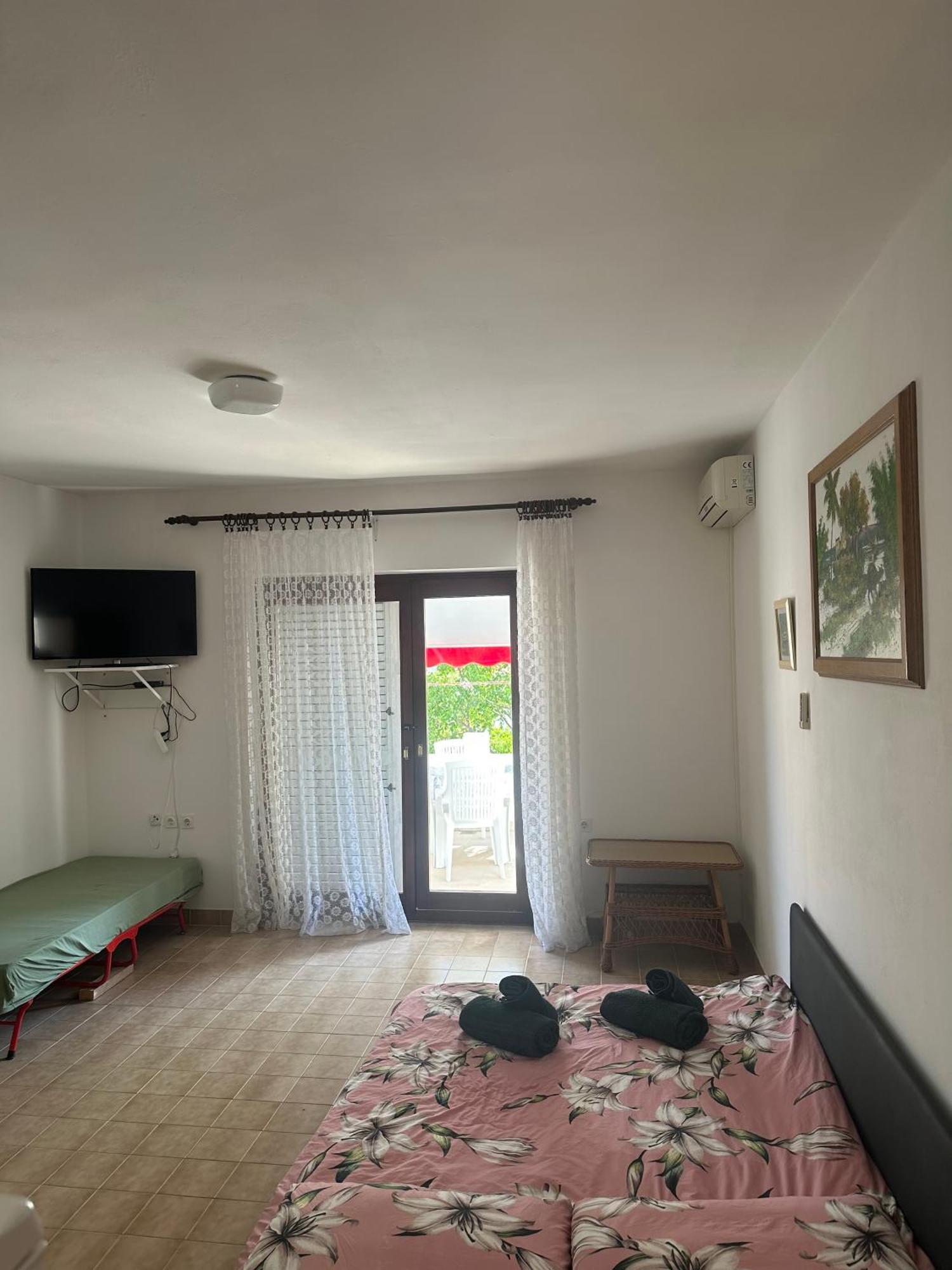 Apartmani Marko Novalja Exteriör bild